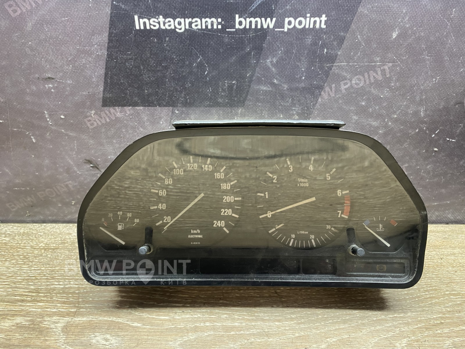 Панель приладів BMW E32 E34 (МКПП) бензин VDO